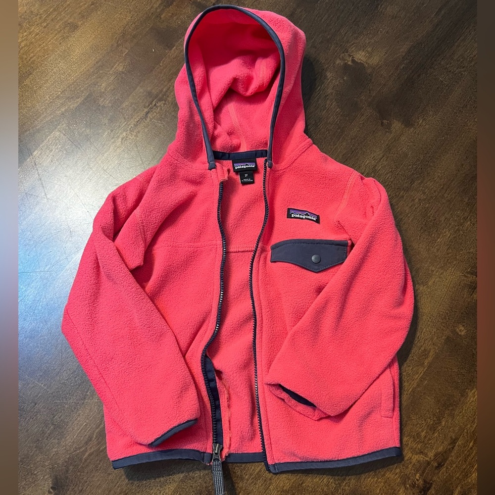 Like new pink/navy Patagonia fleece